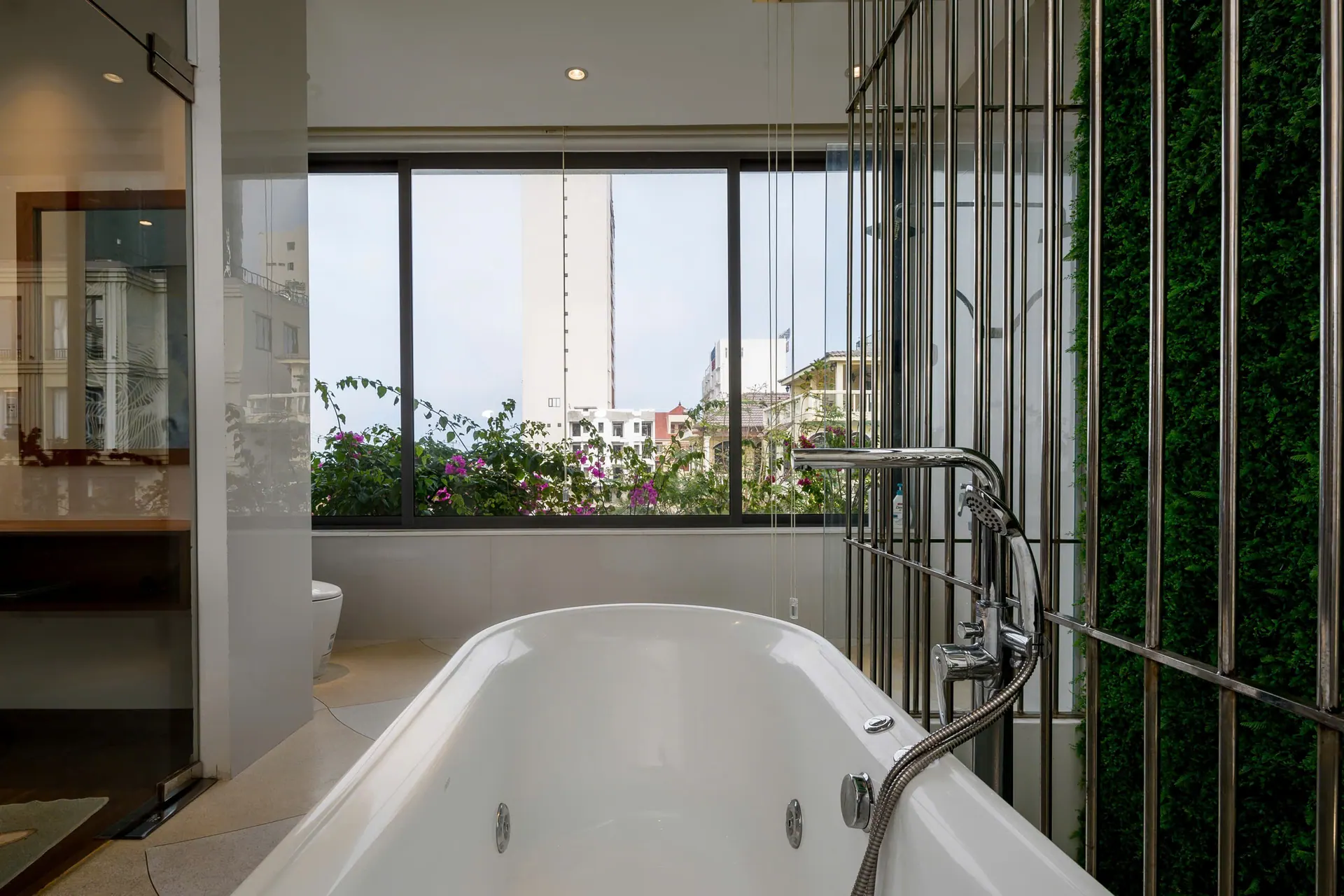 The Stunning Luxurious Villa by My Khe beach An Hai 42